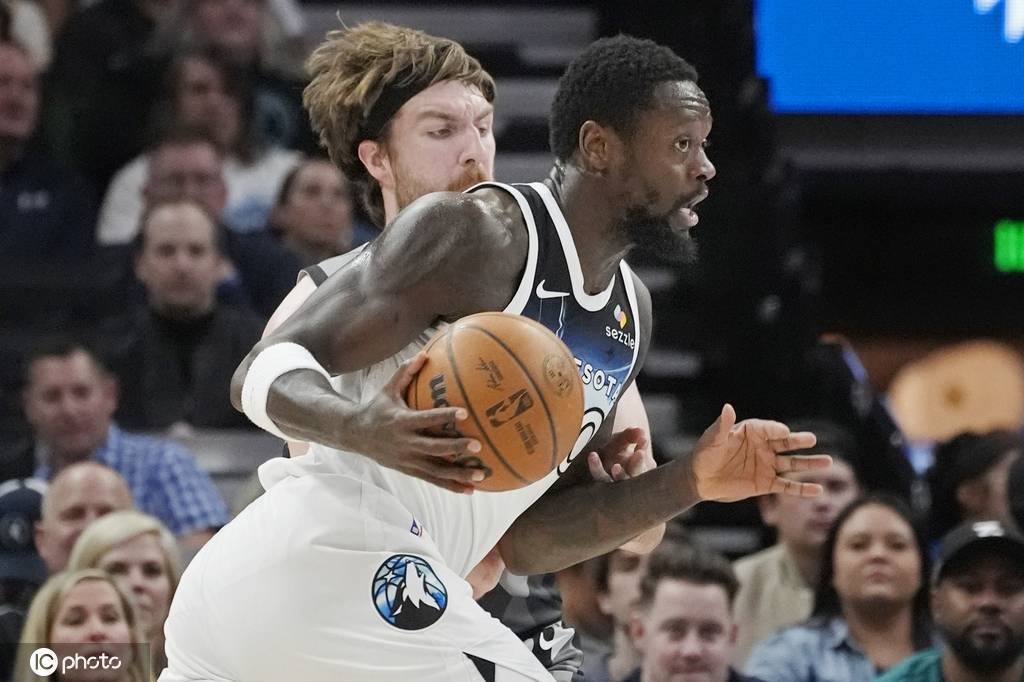 戈贝尔35+11兰德尔21分 森林狼主场大胜篮网